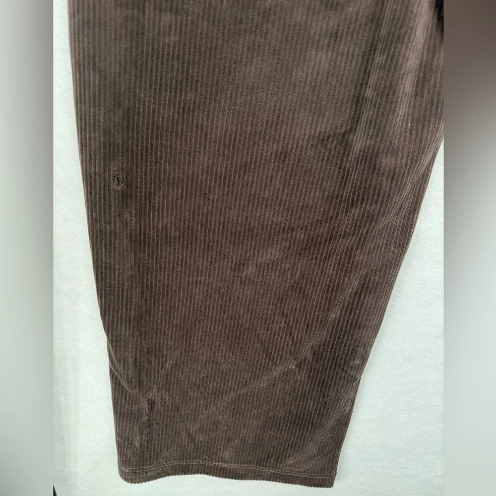 NWT Lululemon Scuba Mid-Rise Wide-Leg Pant *Velvet Cord Espresso Size 12‎